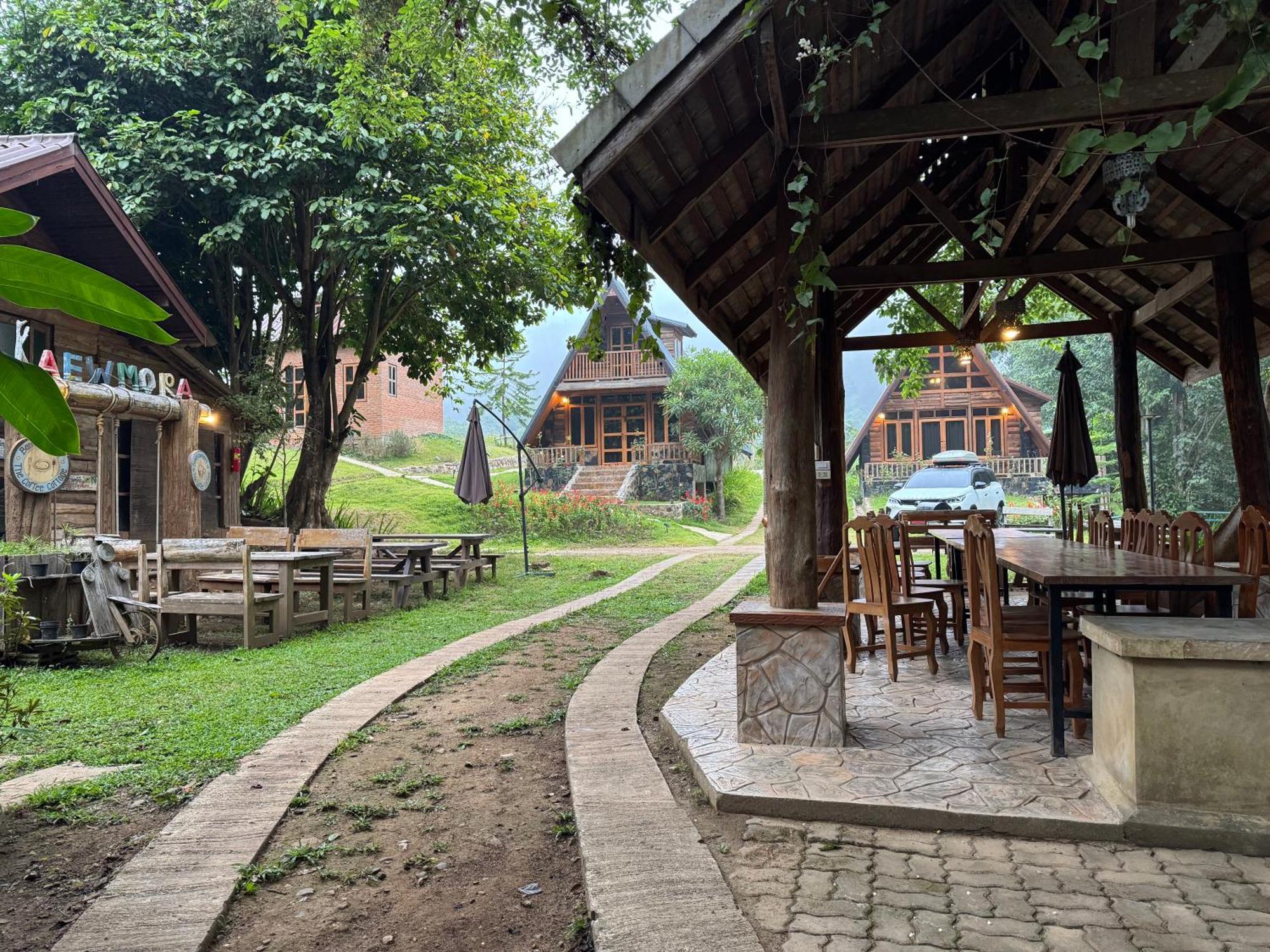 Ban Kaew Mo Ra Glamping & Restaurant Pang Mapha Exterior foto