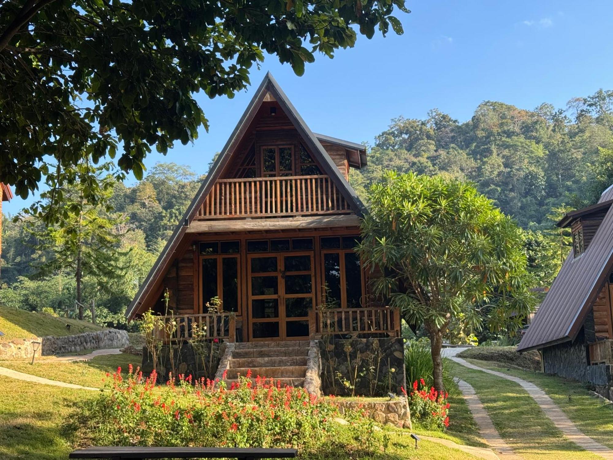 Ban Kaew Mo Ra Glamping & Restaurant Pang Mapha Exterior foto