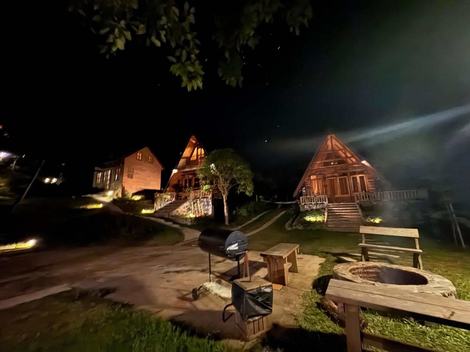 Ban Kaew Mo Ra Glamping & Restaurant Pang Mapha Exterior foto